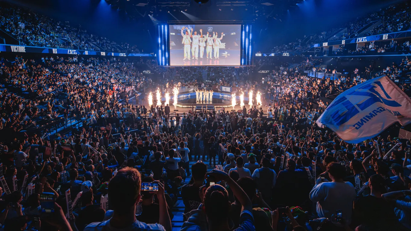 NS战队开局逆风韧性防守,经济领先团战配合完美扳平比分